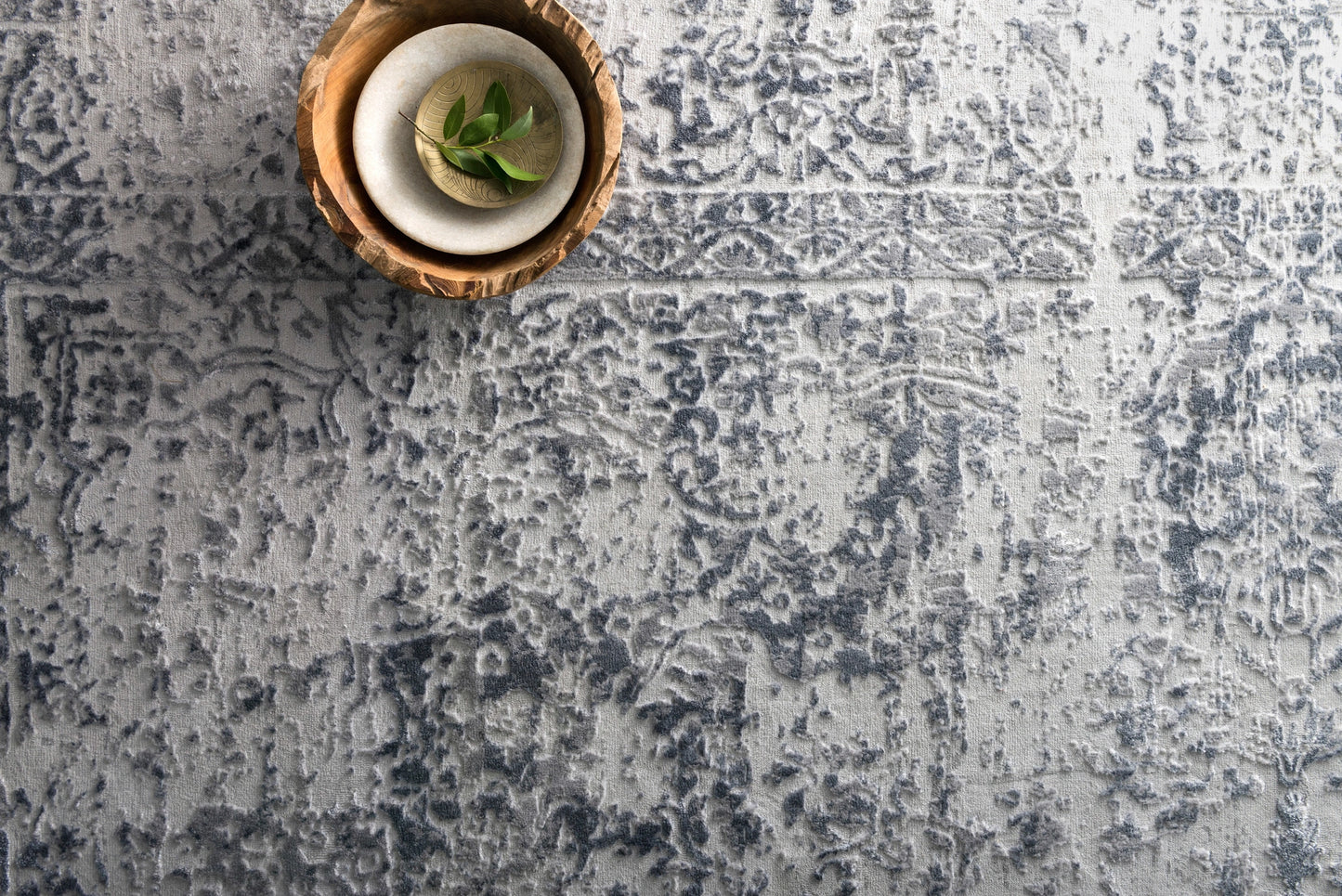 Loloi Patina Silver / Lt. Grey 18" x 18" Sample Rug