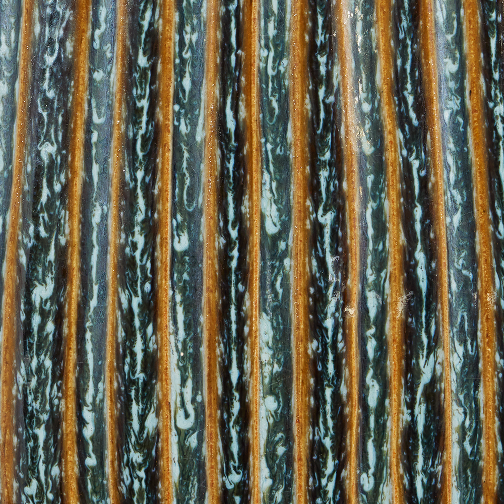 
                      
                        Shoulder Medium Vase.
                      
                    