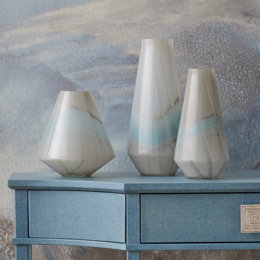 
                      
                        Floating Cloud Vase Set of 3.
                      
                    