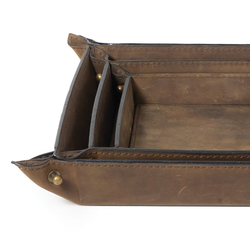 
                      
                        Derby Leather Tray Set (Brown).
                      
                    