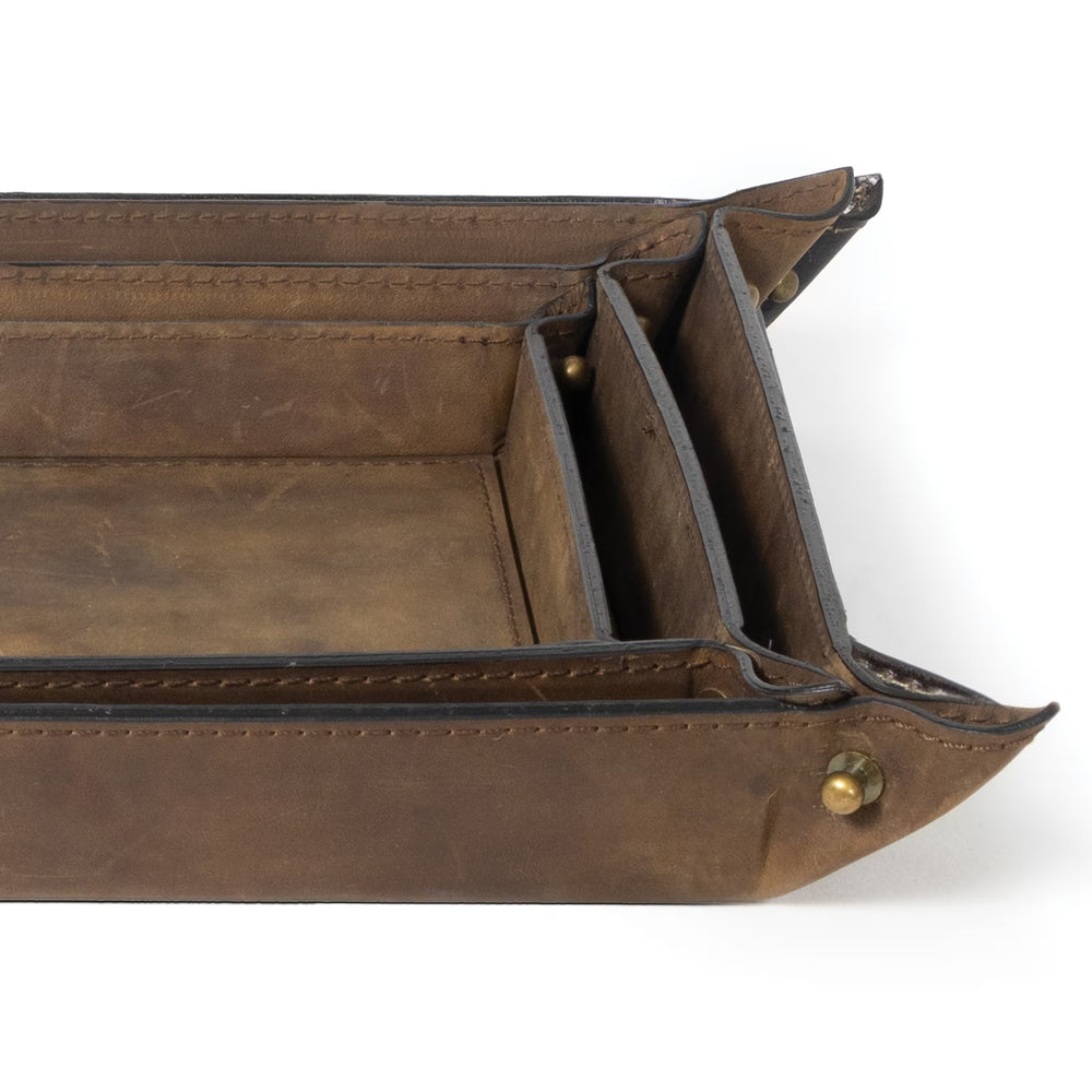
                      
                        Derby Leather Tray Set (Brown).
                      
                    