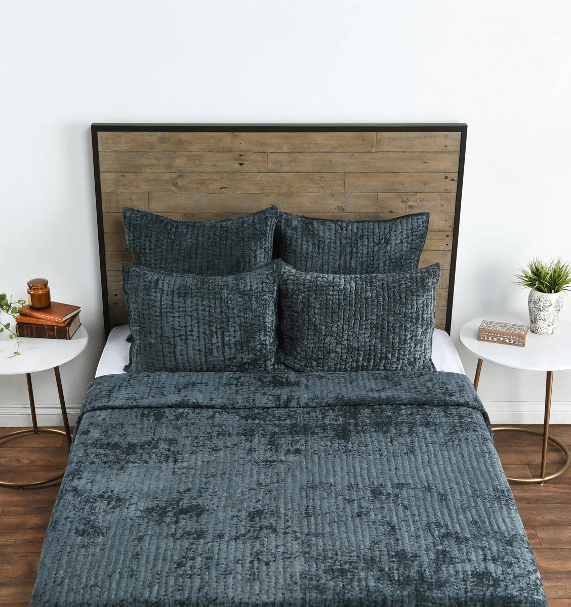 Bari Velvet Quilt Bay Green - King