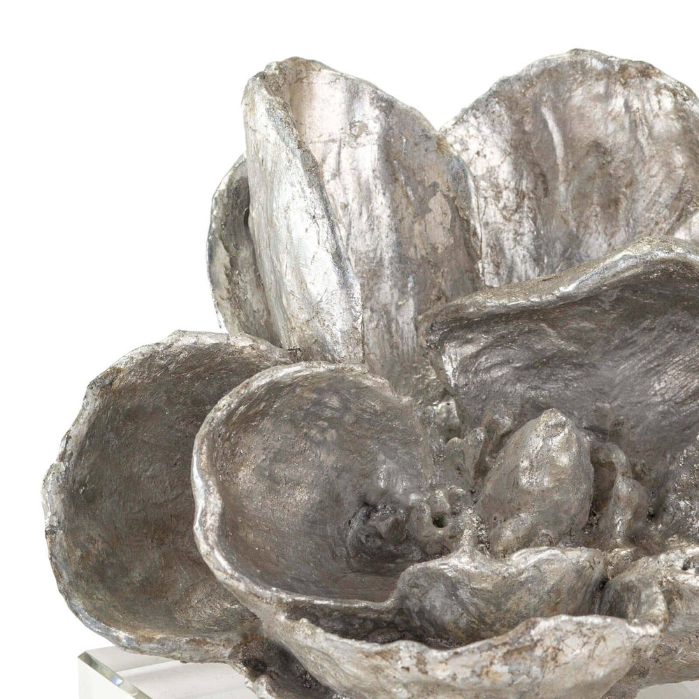 
                      
                        Magnolia Objet (Silver Leaf).
                      
                    