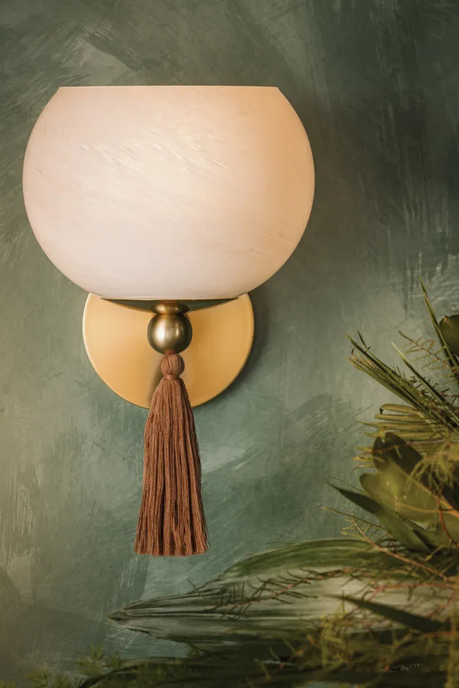 Niya Sconce.