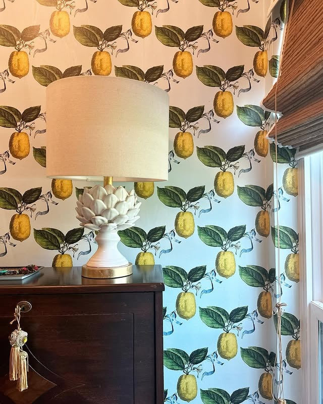 Leafy Artichoke Ceramic Table Lamp (Off White)