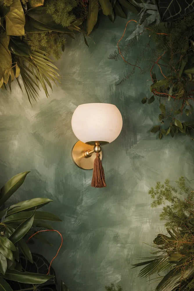 
                      
                        Niya Sconce.
                      
                    