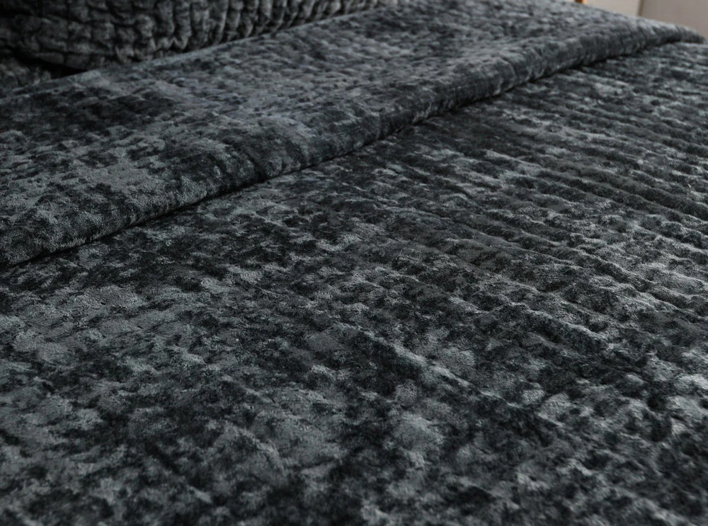 Bari Velvet Quilt Bay Green - King