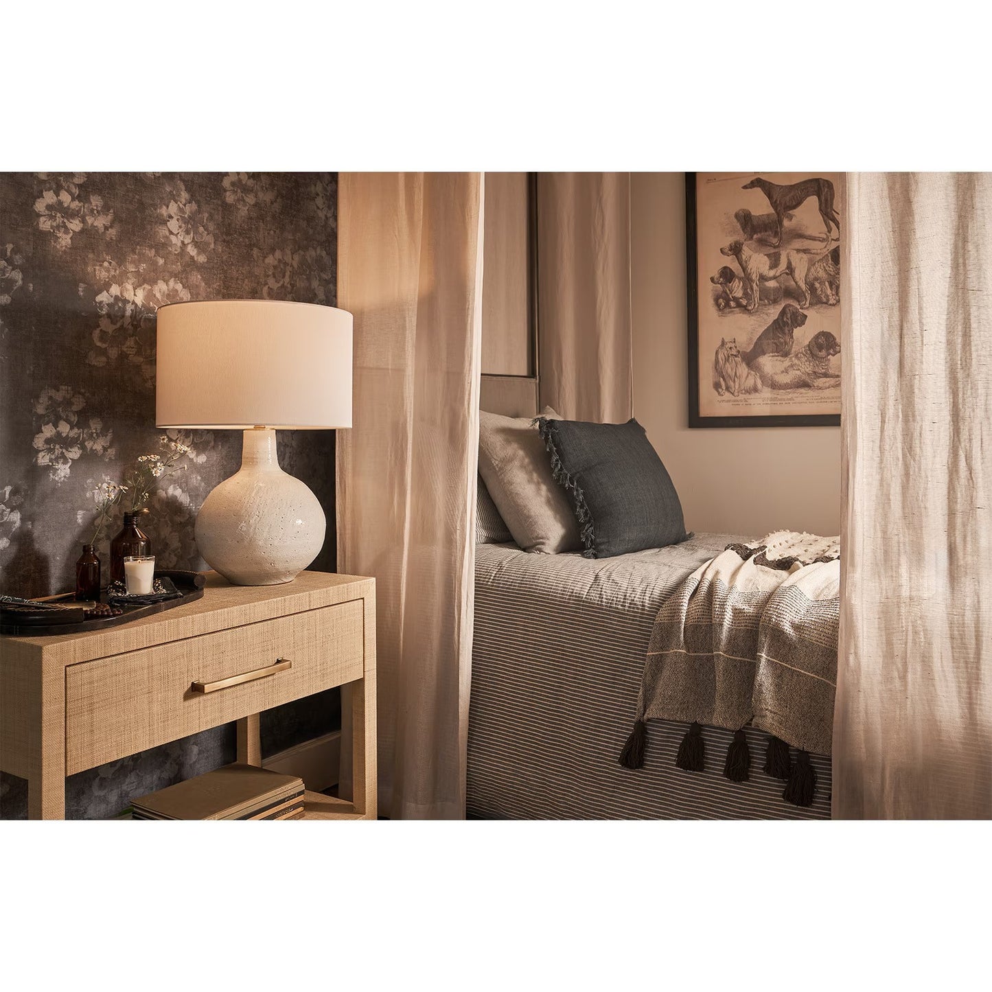 Clemente Ceramic Table Lamp (Earthenware White).