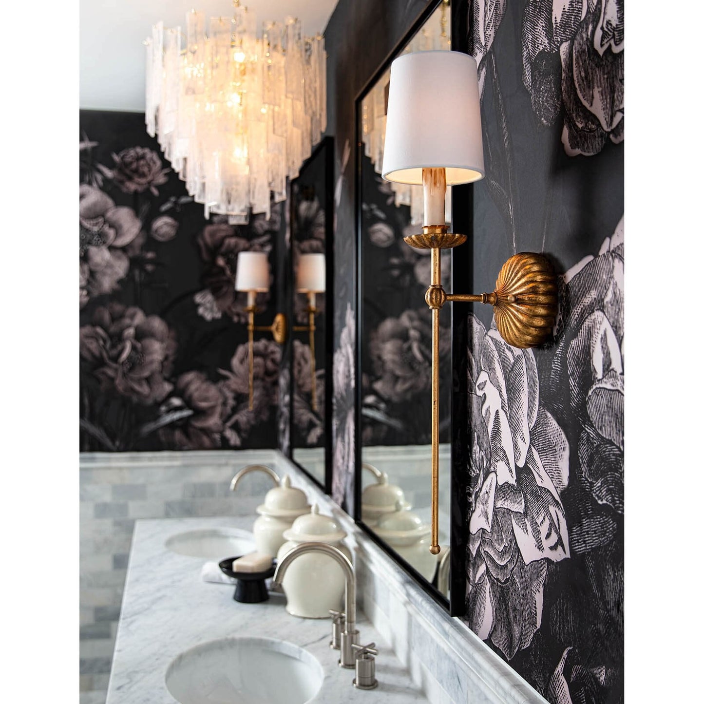 Clove Sconce Single (Antique Gold Leaf).
