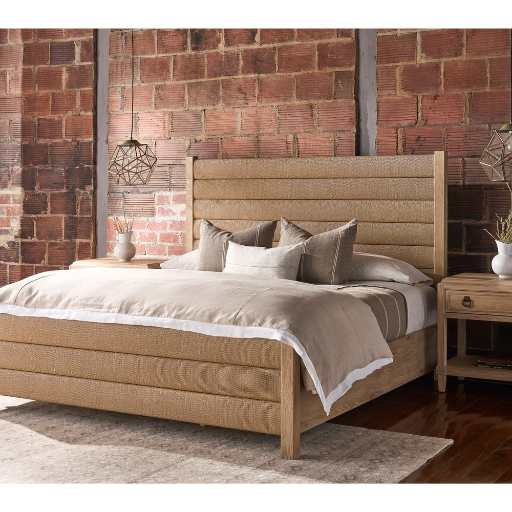 
                      
                        Canyon Post Bed Queen
                      
                    