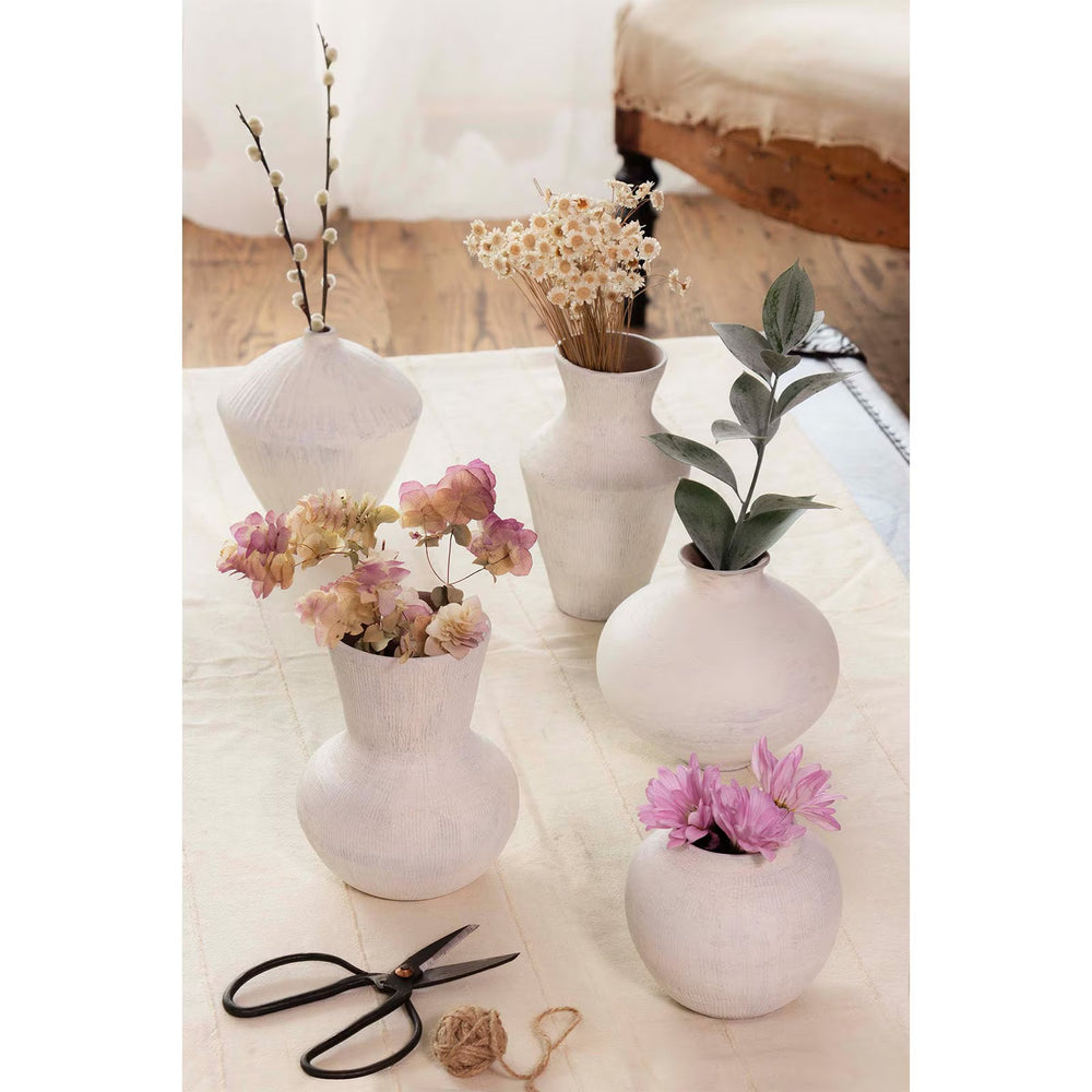 
                      
                        Noor Ceramic Vase Set
                      
                    