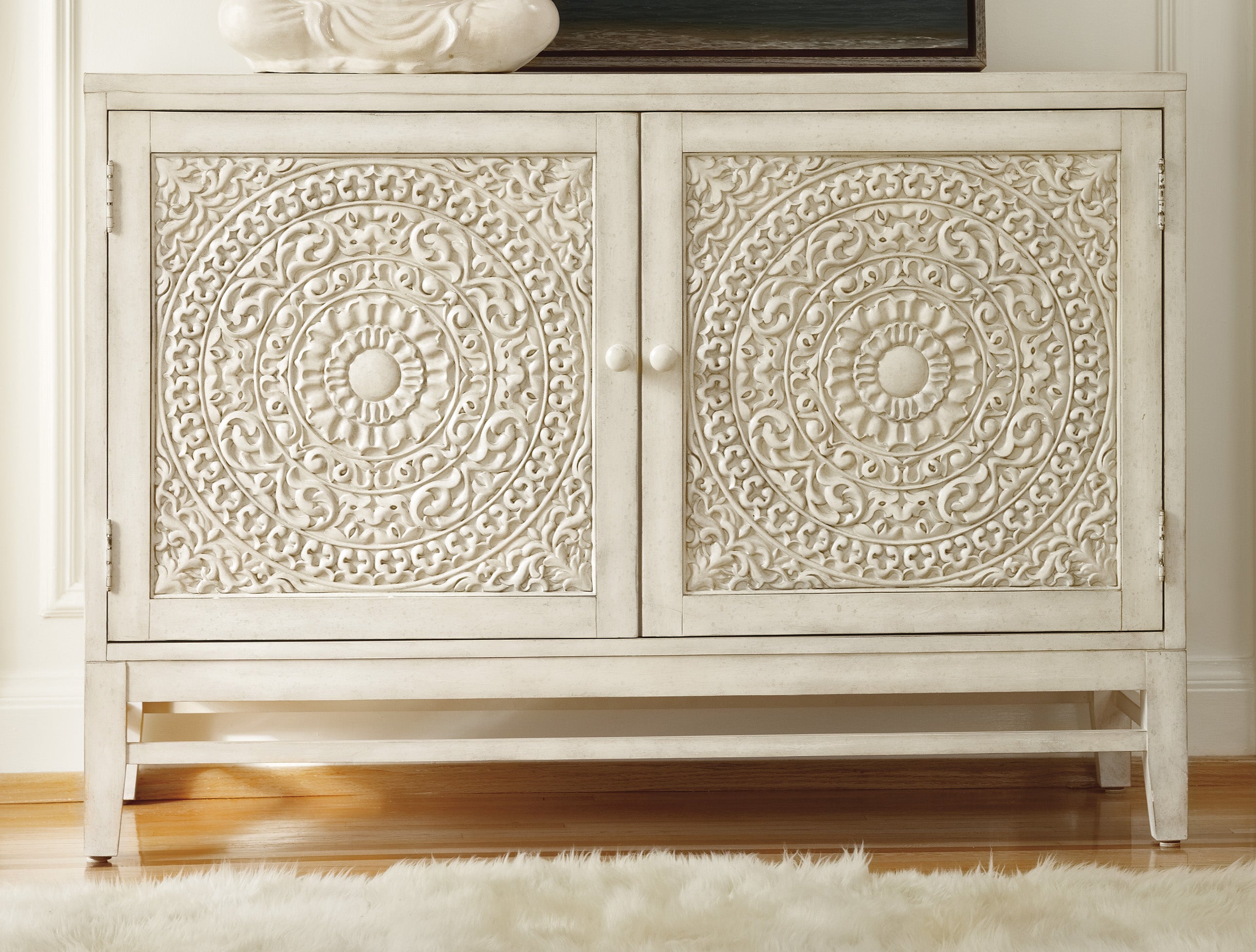 Hooker Furniture Melange Matisette Chest - Thumbnail 2
