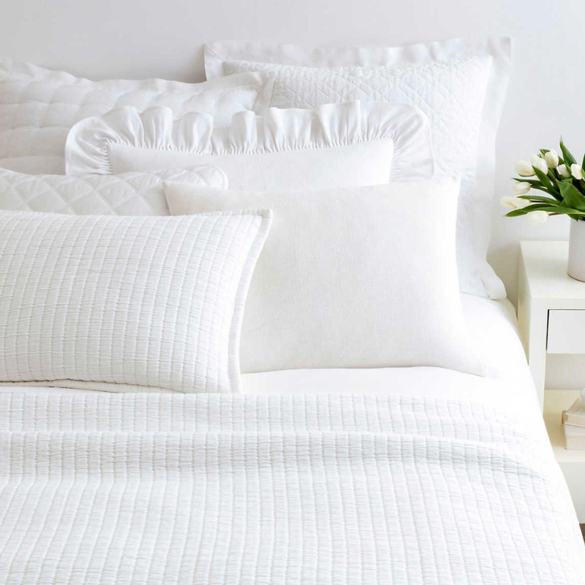 Boyfriend White Matelassé Coverlet - Thumbnail 2